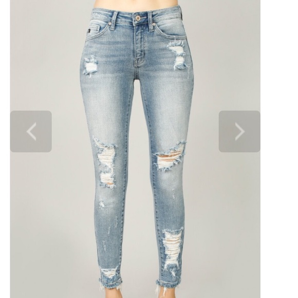 Last one 💕 distressed light wash jeans😍 - Picture 2 of 6